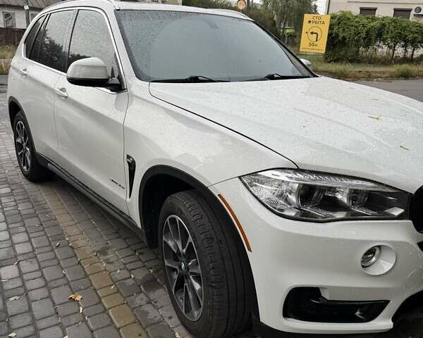 Белый БМВ Х5, объемом двигателя 2.98 л и пробегом 98 тыс. км за 23500 $, фото 1 на Automoto.ua