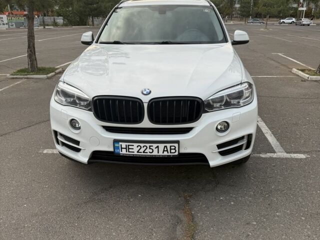 БМВ Х5 2017 в Николаеве на Automoto.ua Белый БМВ Х5, объемом двигателя 2 л и пробегом 200 тыс. км за 27500 $, фото 1 на Automoto.ua