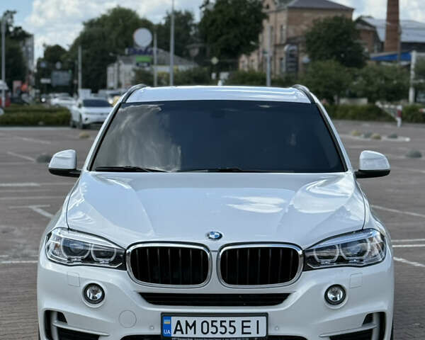 Белый БМВ Х5, объемом двигателя 2.99 л и пробегом 210 тыс. км за 33900 $, фото 1 на Automoto.ua