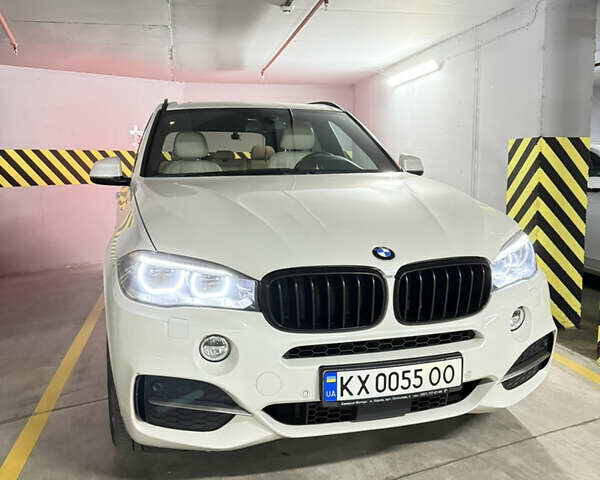 Белый БМВ Х5, объемом двигателя 2.98 л и пробегом 155 тыс. км за 32500 $, фото 1 на Automoto.ua