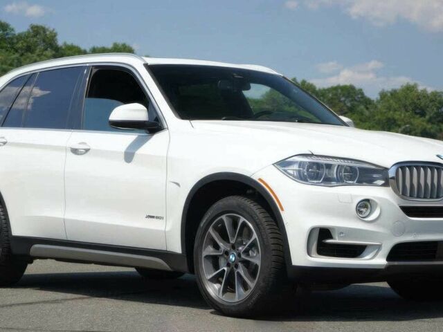 Белый БМВ Х5, объемом двигателя 4.4 л и пробегом 33 тыс. км за 10800 $, фото 1 на Automoto.ua