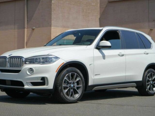 Білий БМВ Х5, об'ємом двигуна 4.4 л та пробігом 33 тис. км за 4600 $, фото 1 на Automoto.ua