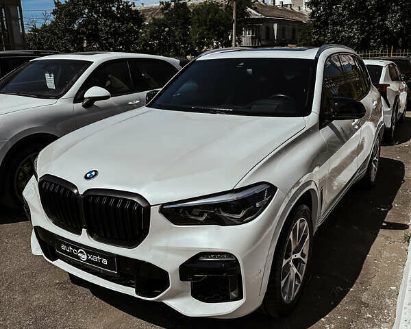 Белый БМВ Х5, объемом двигателя 3 л и пробегом 80 тыс. км за 45900 $, фото 1 на Automoto.ua