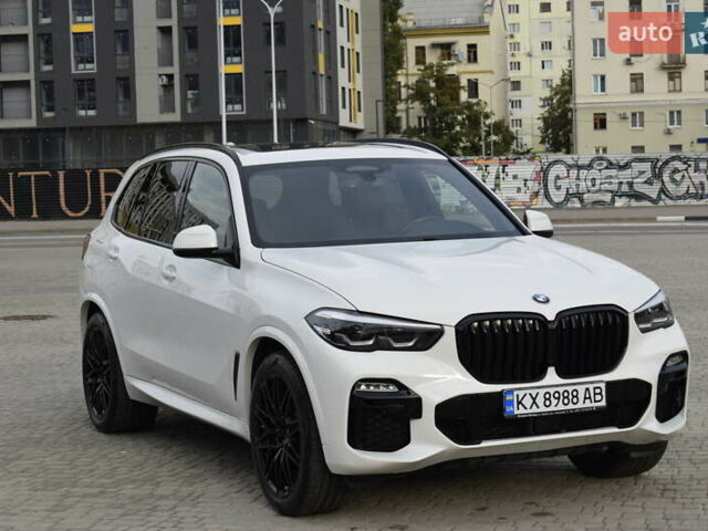 Белый БМВ Х5, объемом двигателя 3 л и пробегом 65 тыс. км за 56500 $, фото 1 на Automoto.ua