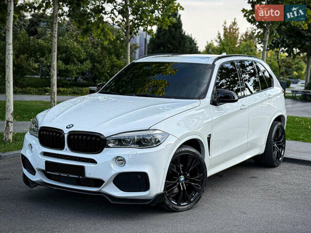 Белый БМВ Х5, объемом двигателя 2.98 л и пробегом 98 тыс. км за 35500 $, фото 1 на Automoto.ua