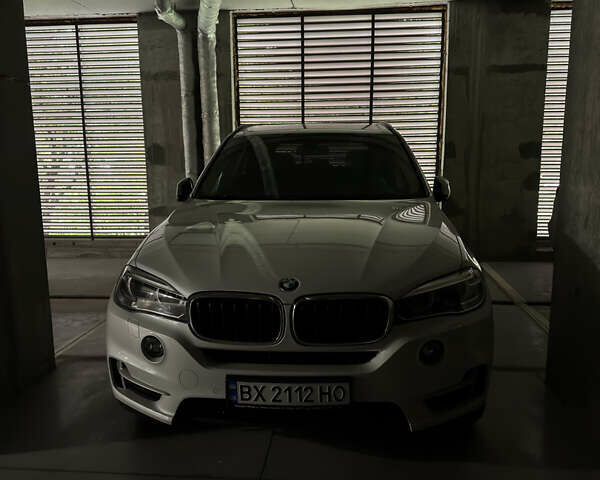 Белый БМВ Х5, объемом двигателя 2 л и пробегом 95 тыс. км за 34500 $, фото 1 на Automoto.ua