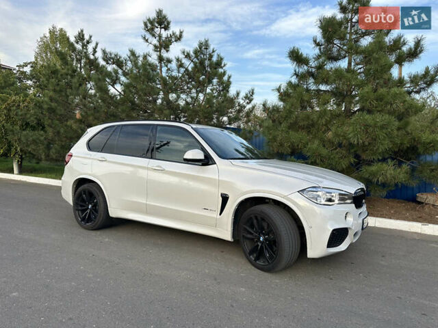 Білий БМВ Х5, об'ємом двигуна 2.99 л та пробігом 84 тис. км за 44900 $, фото 1 на Automoto.ua