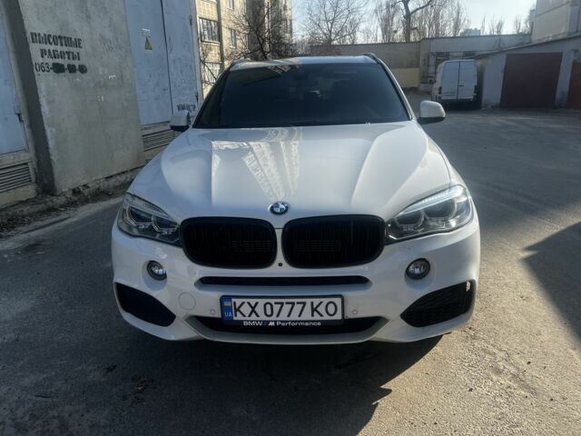 Белый БМВ Х5, объемом двигателя 2 л и пробегом 114 тыс. км за 31413 $, фото 1 на Automoto.ua