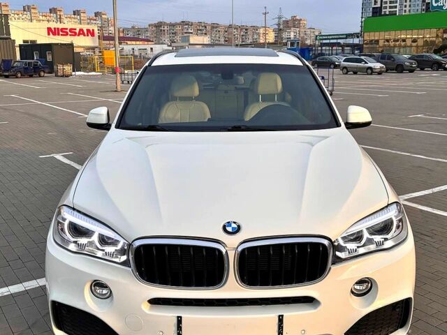 Белый БМВ Х5, объемом двигателя 3 л и пробегом 104 тыс. км за 29999 $, фото 1 на Automoto.ua