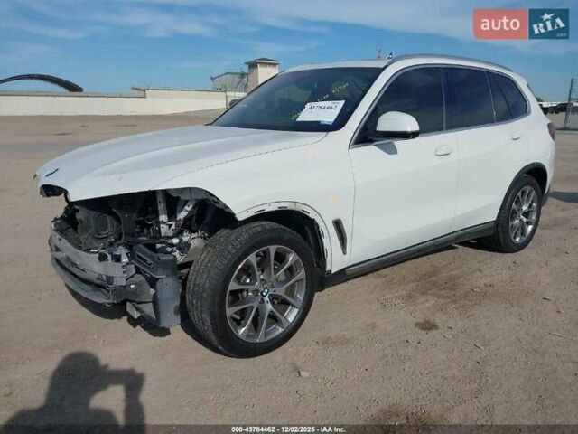 Белый БМВ Х5, объемом двигателя 3 л и пробегом 103 тыс. км за 38570 $, фото 1 на Automoto.ua