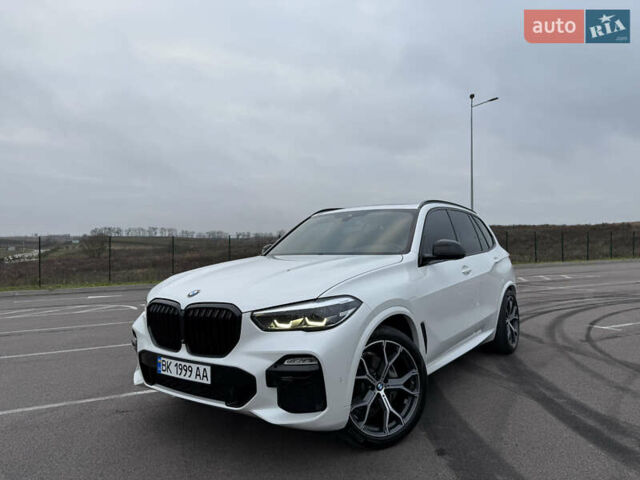 Белый БМВ Х5, объемом двигателя 3 л и пробегом 180 тыс. км за 49200 $, фото 1 на Automoto.ua