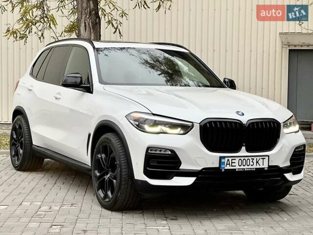 Белый БМВ Х5, объемом двигателя 3 л и пробегом 68 тыс. км за 47800 $, фото 1 на Automoto.ua