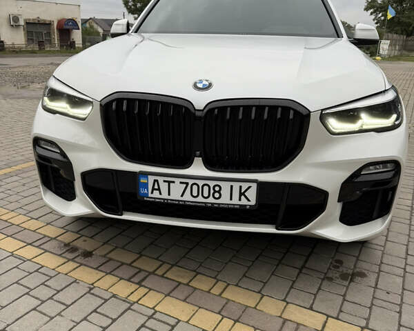 Белый БМВ Х5, объемом двигателя 3 л и пробегом 172 тыс. км за 59500 $, фото 1 на Automoto.ua