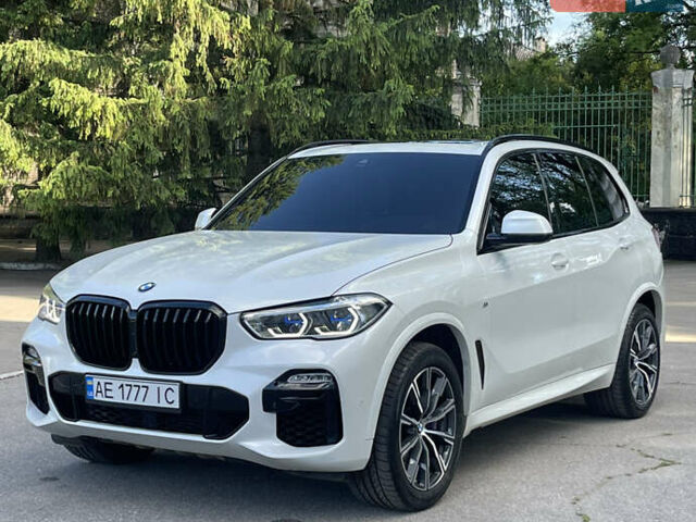 Белый БМВ Х5, объемом двигателя 3 л и пробегом 160 тыс. км за 59000 $, фото 1 на Automoto.ua