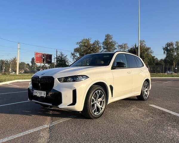 Белый БМВ Х5, объемом двигателя 3 л и пробегом 76 тыс. км за 53999 $, фото 1 на Automoto.ua