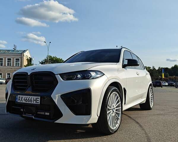 Белый БМВ Х5, объемом двигателя 3 л и пробегом 102 тыс. км за 53000 $, фото 1 на Automoto.ua