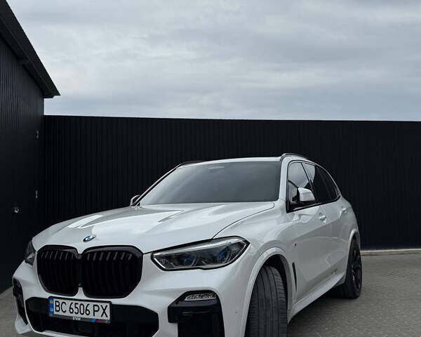 Білий БМВ Х5, об'ємом двигуна 4.39 л та пробігом 120 тис. км за 65000 $, фото 1 на Automoto.ua