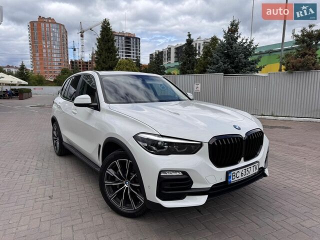 Белый БМВ Х5, объемом двигателя 2.99 л и пробегом 142 тыс. км за 52500 $, фото 1 на Automoto.ua