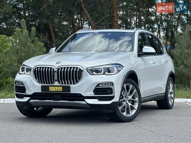 Белый БМВ Х5, объемом двигателя 3 л и пробегом 51 тыс. км за 49800 $, фото 1 на Automoto.ua