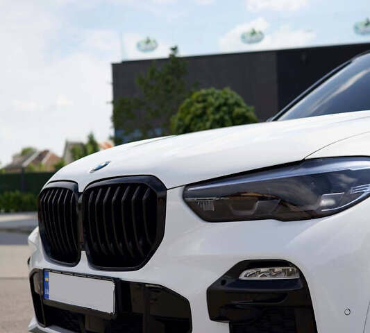 Белый БМВ Х5, объемом двигателя 2.99 л и пробегом 70 тыс. км за 65000 $, фото 1 на Automoto.ua