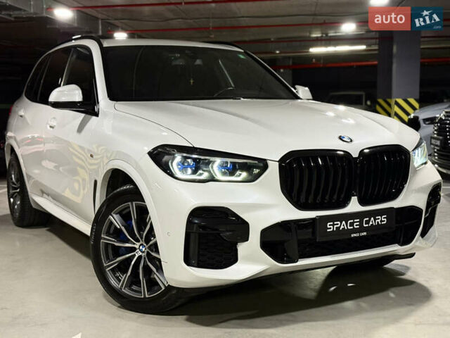 Белый БМВ Х5, объемом двигателя 3 л и пробегом 115 тыс. км за 67000 $, фото 1 на Automoto.ua