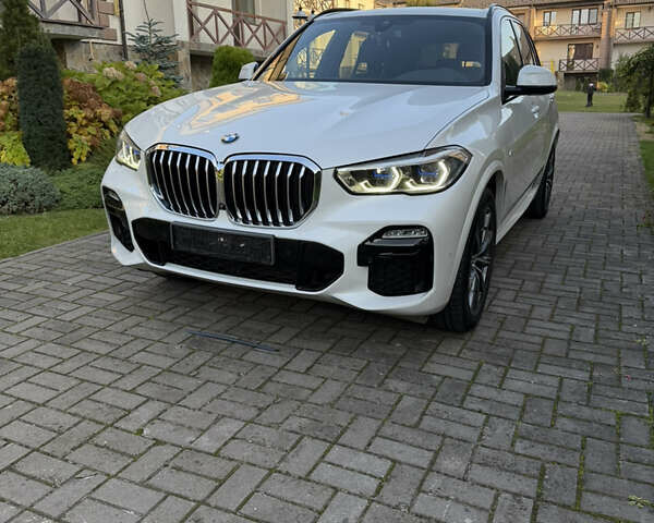 БМВ Х5 2021 в Черновцах на Automoto.ua Белый БМВ Х5, объемом двигателя 2.99 л и пробегом 84 тыс. км за 74000 $, фото 1 на Automoto.ua