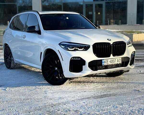 Белый БМВ Х5, объемом двигателя 3 л и пробегом 69 тыс. км за 54000 $, фото 1 на Automoto.ua