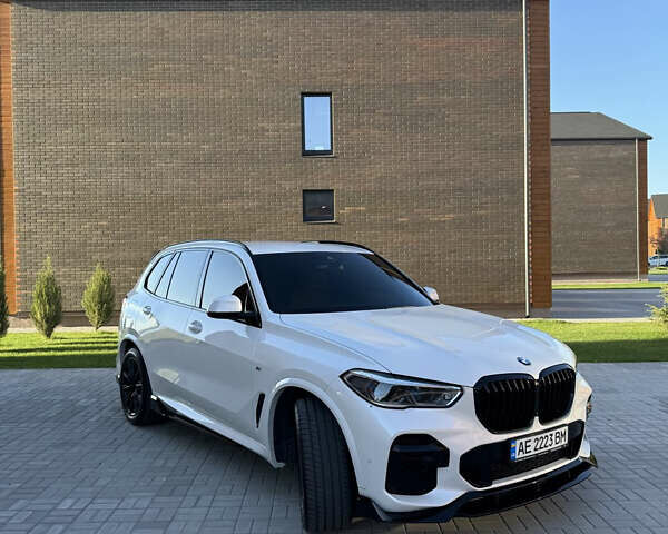 Белый БМВ Х5, объемом двигателя 2.99 л и пробегом 76 тыс. км за 76000 $, фото 1 на Automoto.ua