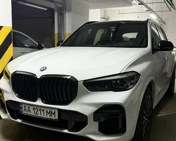 Белый БМВ Х5, объемом двигателя 2.99 л и пробегом 45 тыс. км за 68900 $, фото 1 на Automoto.ua