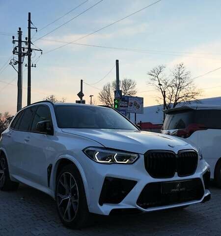 Белый БМВ Х5, объемом двигателя 3 л и пробегом 17 тыс. км за 64900 $, фото 1 на Automoto.ua