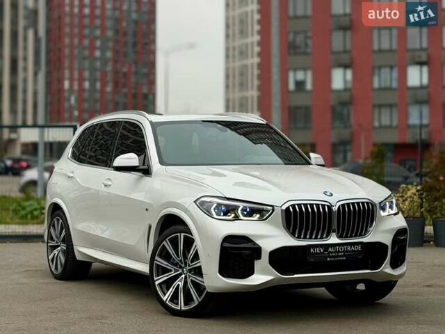 Белый БМВ Х5, объемом двигателя 3 л и пробегом 90 тыс. км за 60900 $, фото 1 на Automoto.ua