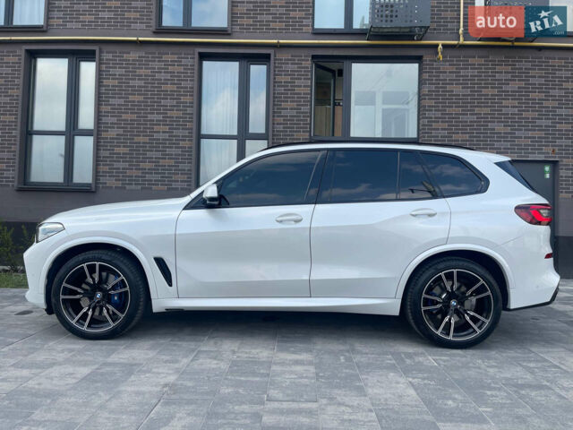 Белый БМВ Х5, объемом двигателя 3 л и пробегом 50 тыс. км за 59000 $, фото 1 на Automoto.ua