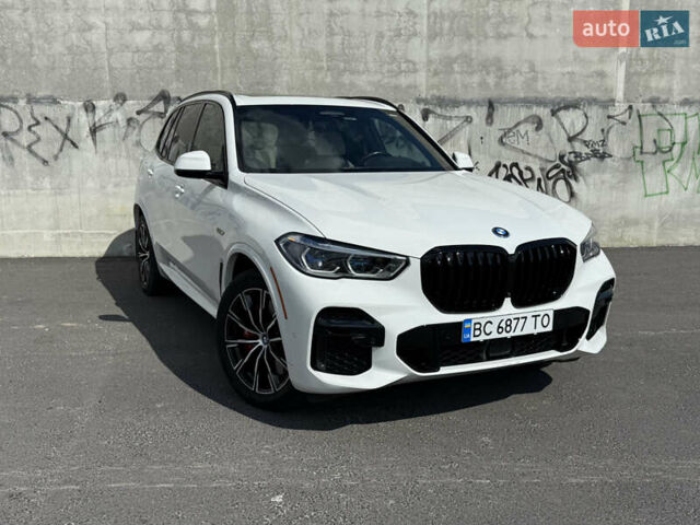 Білий БМВ Х5, об'ємом двигуна 3 л та пробігом 60 тис. км за 84000 $, фото 1 на Automoto.ua