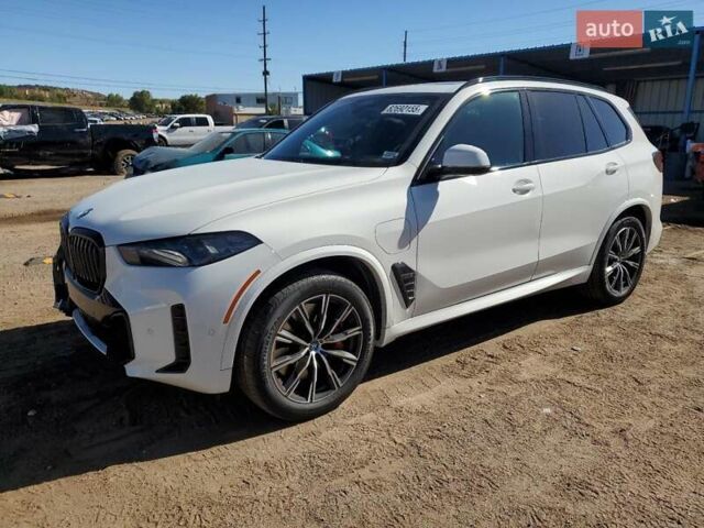 Белый БМВ Х5, объемом двигателя 3 л и пробегом 46 тыс. км за 71000 $, фото 1 на Automoto.ua