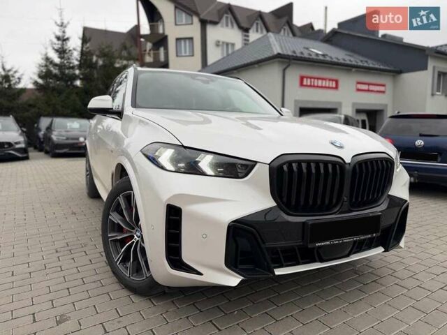 Белый БМВ Х5, объемом двигателя 2.99 л и пробегом 66 тыс. км за 99933 $, фото 1 на Automoto.ua