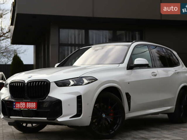 Білий БМВ Х5, об'ємом двигуна 3 л та пробігом 4 тис. км за 73899 $, фото 1 на Automoto.ua
