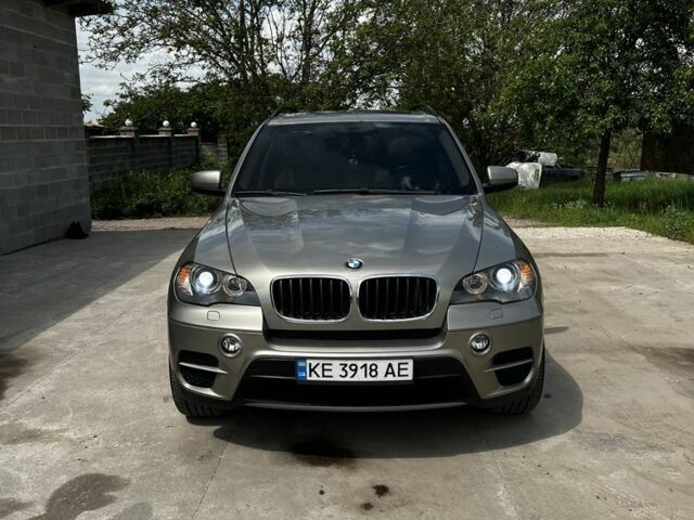 Бежевый БМВ Х5, объемом двигателя 3 л и пробегом 253 тыс. км за 14000 $, фото 1 на Automoto.ua