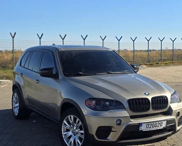 Бежевый БМВ Х5, объемом двигателя 3 л и пробегом 220 тыс. км за 16800 $, фото 1 на Automoto.ua