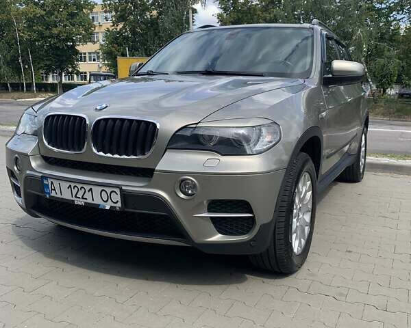Бежевый БМВ Х5, объемом двигателя 2.98 л и пробегом 272 тыс. км за 13200 $, фото 1 на Automoto.ua