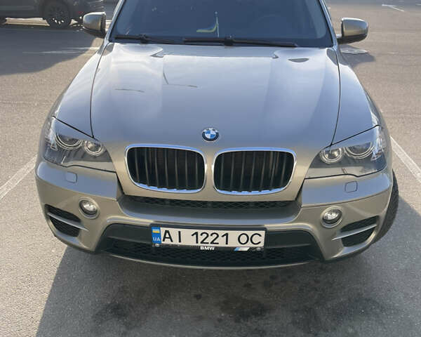 Бежевый БМВ Х5, объемом двигателя 2.98 л и пробегом 272 тыс. км за 13200 $, фото 1 на Automoto.ua