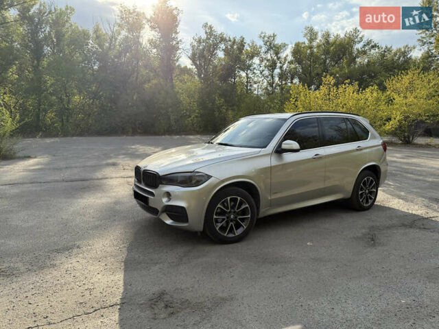 Бежевий БМВ Х5, об'ємом двигуна 2.99 л та пробігом 219 тис. км за 35000 $, фото 1 на Automoto.ua