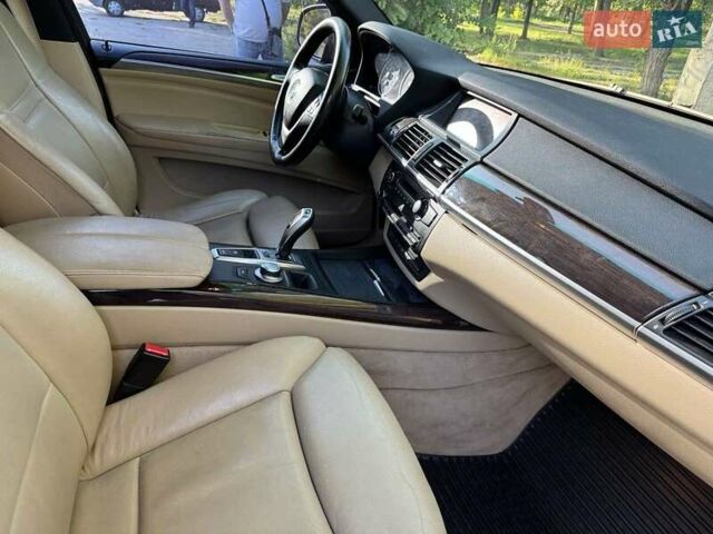 Черный БМВ Х5, объемом двигателя 4.8 л и пробегом 158 тыс. км за 13000 $, фото 1 на Automoto.ua