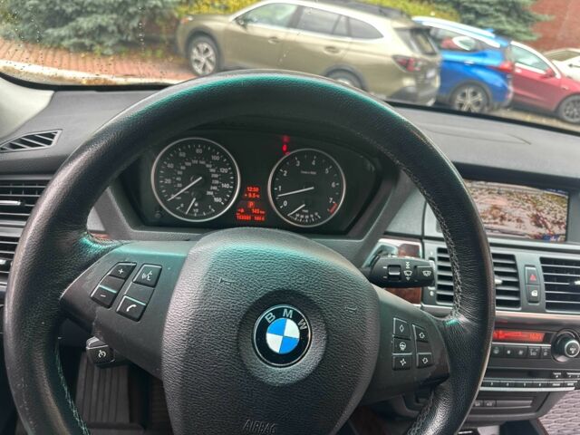 Черный БМВ Х5, объемом двигателя 3 л и пробегом 2 тыс. км за 14000 $, фото 1 на Automoto.ua