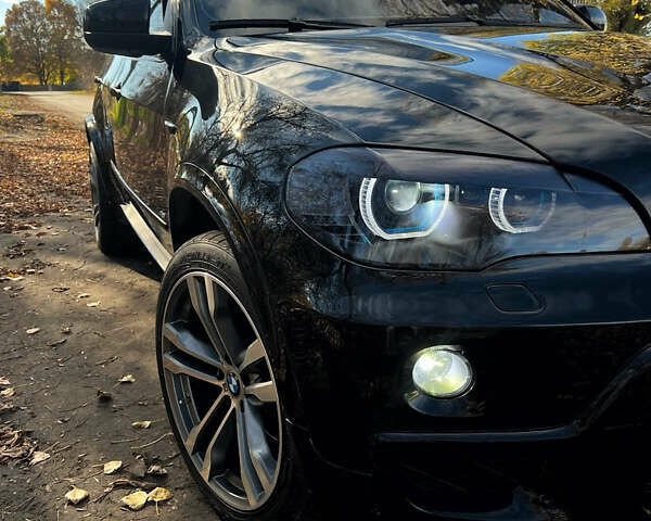 Черный БМВ Х5, объемом двигателя 4.8 л и пробегом 190 тыс. км за 22000 $, фото 1 на Automoto.ua