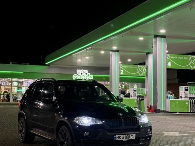 Черный БМВ Х5, объемом двигателя 3 л и пробегом 330 тыс. км за 15000 $, фото 1 на Automoto.ua