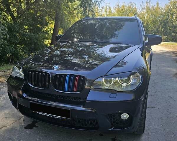 Чорний БМВ Х5, об'ємом двигуна 3 л та пробігом 318 тис. км за 24000 $, фото 1 на Automoto.ua