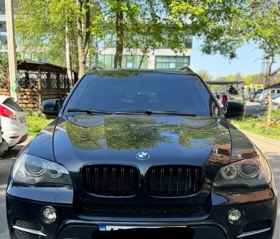 Чорний БМВ Х5, об'ємом двигуна 3 л та пробігом 360 тис. км за 14600 $, фото 1 на Automoto.ua