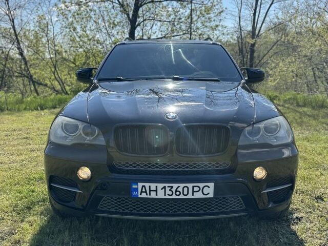 Черный БМВ Х5, объемом двигателя 3 л и пробегом 222 тыс. км за 13000 $, фото 1 на Automoto.ua
