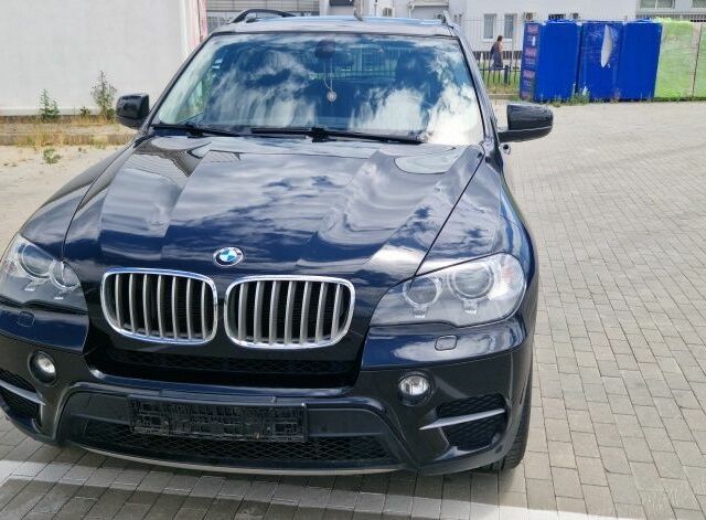 Черный БМВ Х5, объемом двигателя 3 л и пробегом 240 тыс. км за 13000 $, фото 1 на Automoto.ua