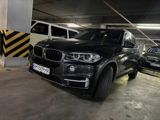 Чорний БМВ Х5, об'ємом двигуна 2 л та пробігом 268 тис. км за 22800 $, фото 1 на Automoto.ua